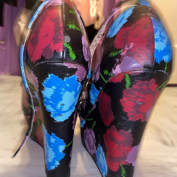 90s Betsey Johnson platform wedge floral heels - Picture 6 of 8